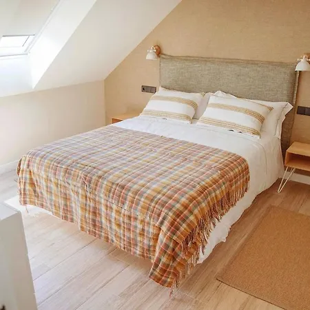 Mom Portilla Villa Oruna