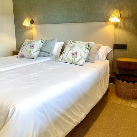 Mom Portilla Villa Oruna