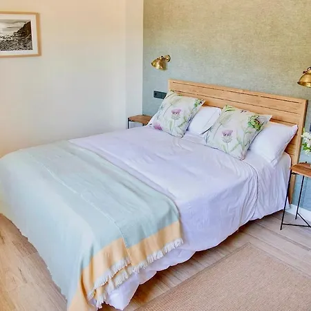 Mom Portilla Villa Oruna