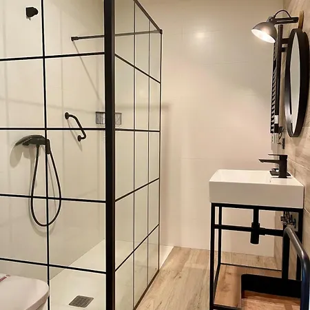 Mom Portilla Villa Oruna