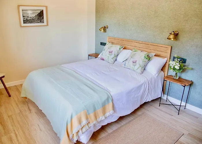 Mom Portilla Vila Oruna