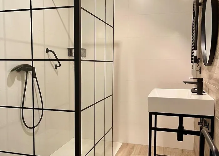 Mom Portilla Vila Oruna